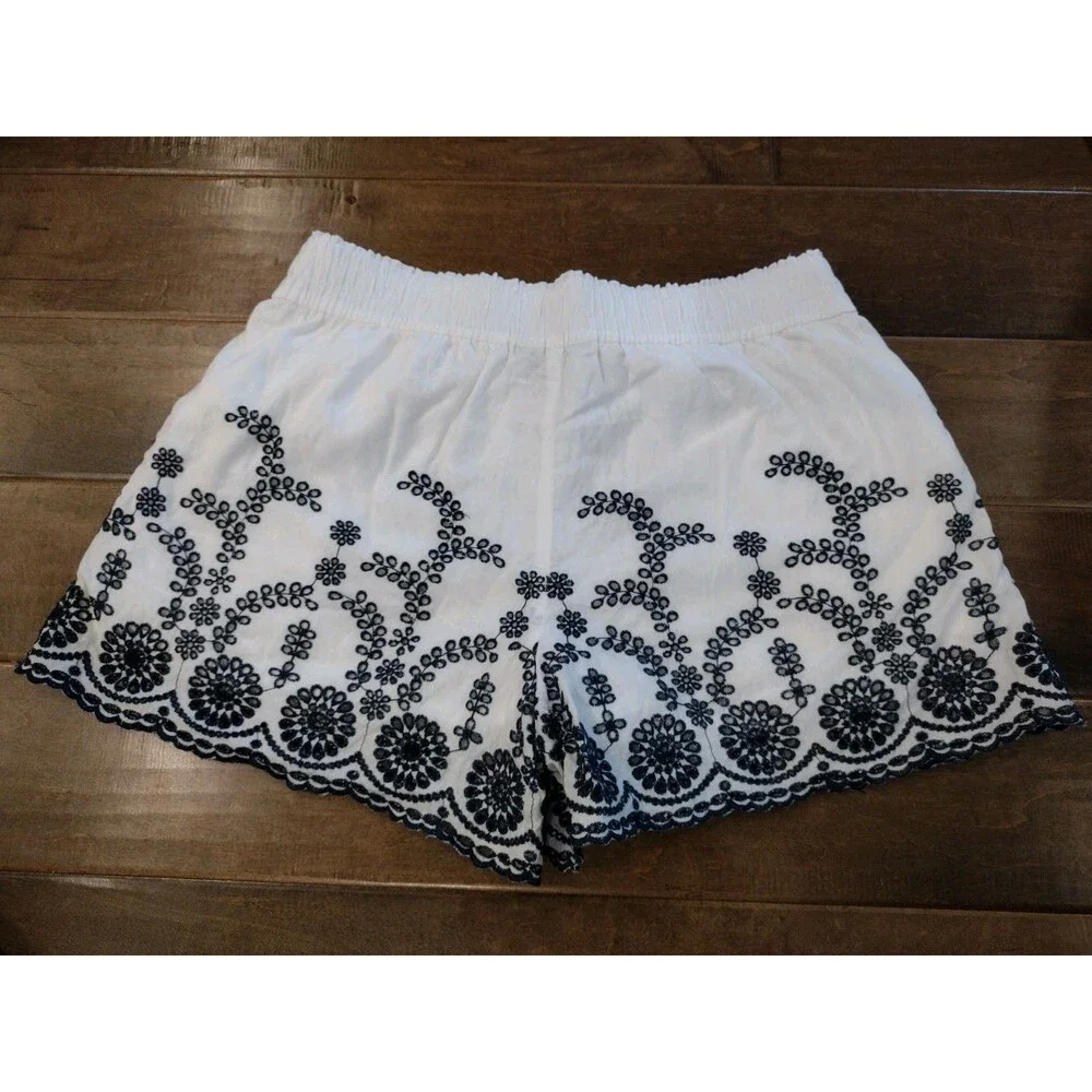 J. CREW Women's White pull-on navy blue Embroidered 4